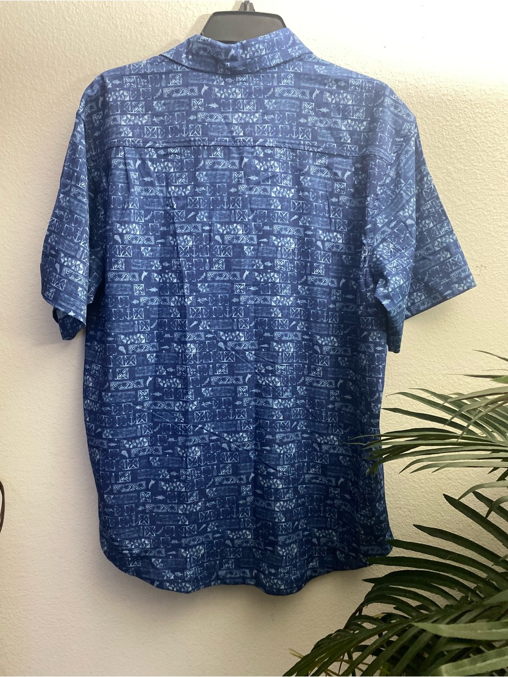 Guy Harvey Navy Blue Short-Sleeve Button-Up Shirt - Picture 3 of 4